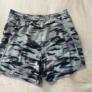 lululemon athletica Men's Shorts in Mint Green and Black Abstract Print